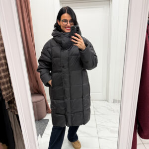 Pūkinė striukė "Black Lorena"